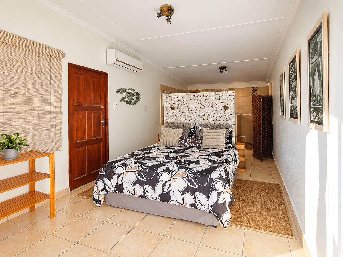 Sunlit Modern Rustic Bedroom Mazi Vuwu Ponta Malongane